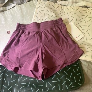 NWT Lululemon Hotty Hot High-Rise Shorts 4", Sz 6, MYSTIC